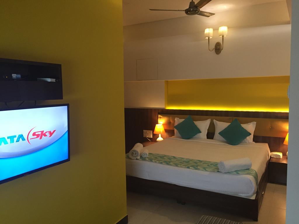 Luxtay Suites Bengaluru Pokój zdjęcie